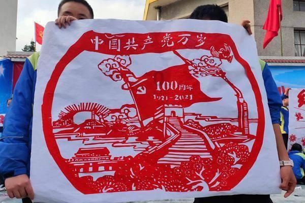 超级坦克消灭僵尸